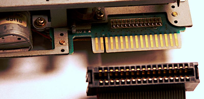 File:5.25 inch floppy card edge connector.jpg